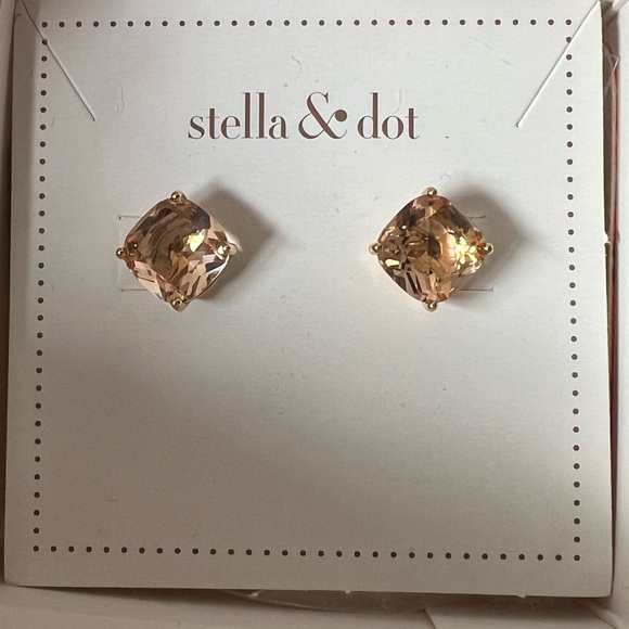 Stella & Dot Pink Luxe Studs new in box - Picture 2 of 5